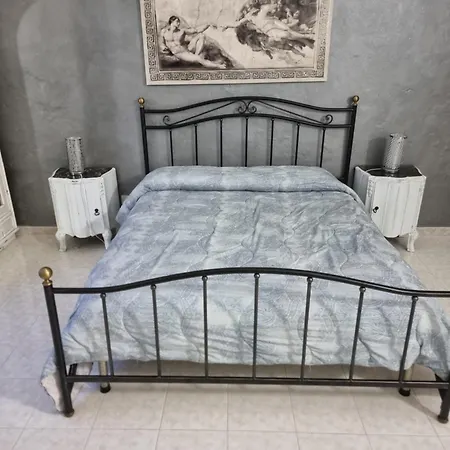 Ai Leoni Apartment *