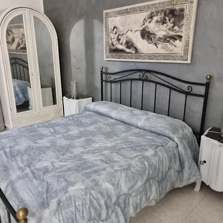 Ai Leoni Apartment